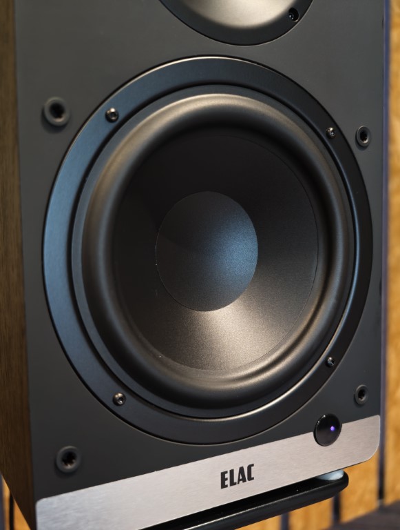 ELAC Debut ConneX DCB61. Современные технологии для меломана | Обзор soundex.ru