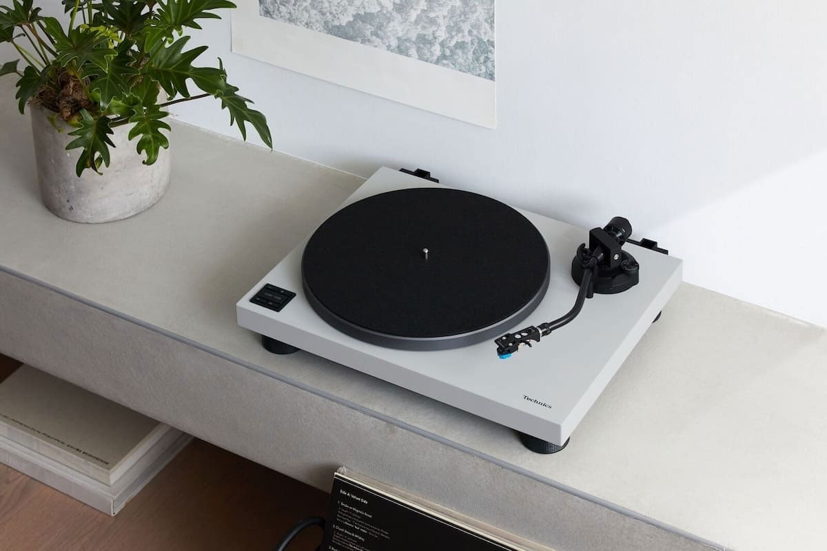 Обзор проигрывателя винила Technics SL-40CBT | Журнал Witchdoctor.co.nz
