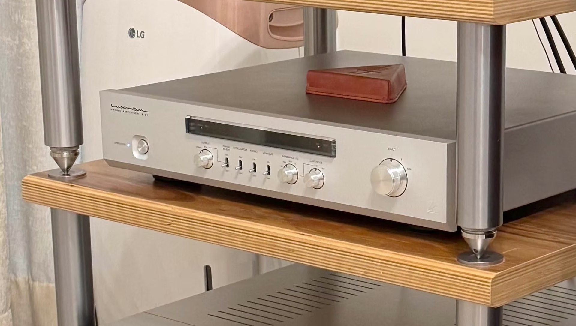 Luxman E-07 в тестовой аудиосистеме