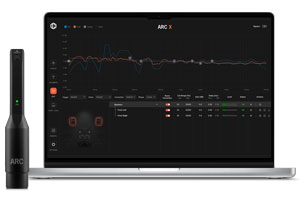 IK Multimedia представила новую систему коррекции звучания мониторов