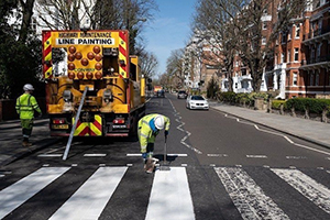 В Лондоне перекрасили пешеходный переход с альбома «Abbey Road»