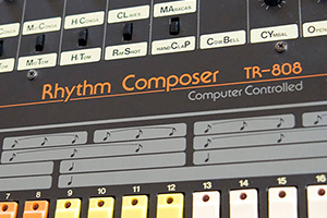 DinSync RE-808: набор для самостоятельной сборки точной реплики драм-машины Roland TR-808