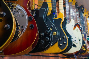 Эксперт сравнил возросший спрос на гитары с эпохой The Beatles