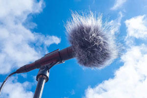 Как записывать звук на улице и не испортить его ветром