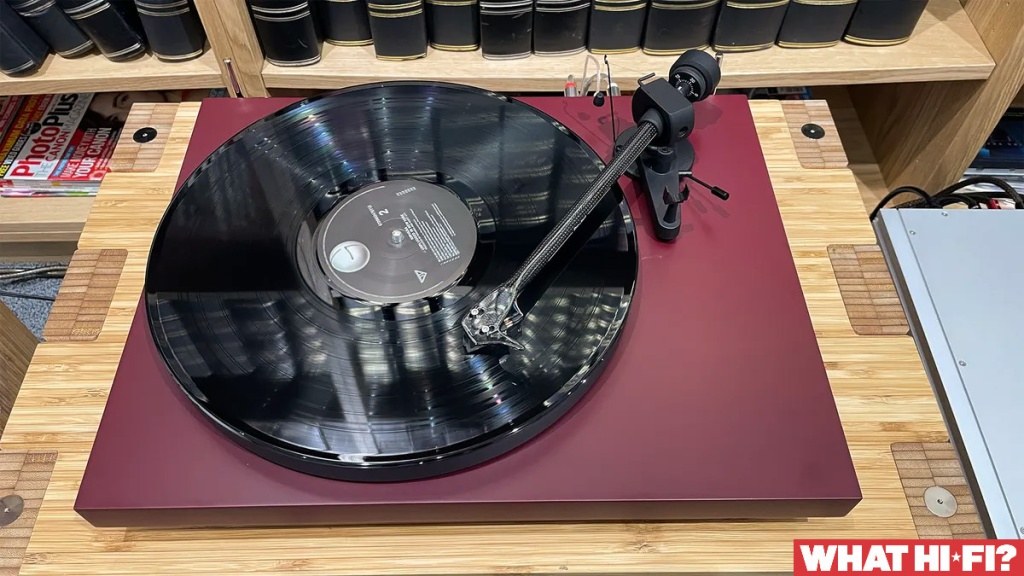 Pro-Ject Debut EVO 2 завоевал награду What Hi-Fi?