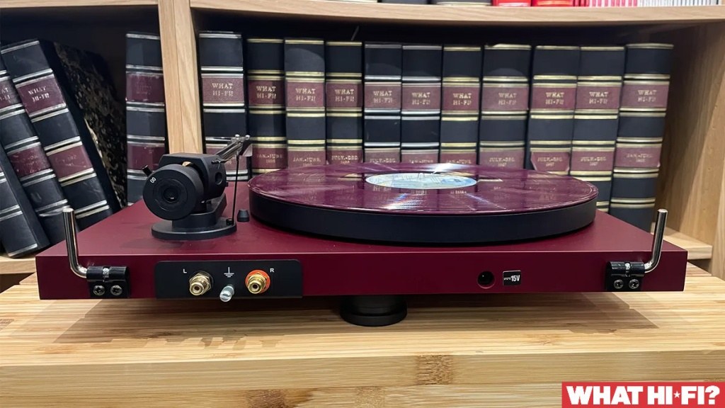 Pro-Ject Debut EVO 2 завоевал награду What Hi-Fi?