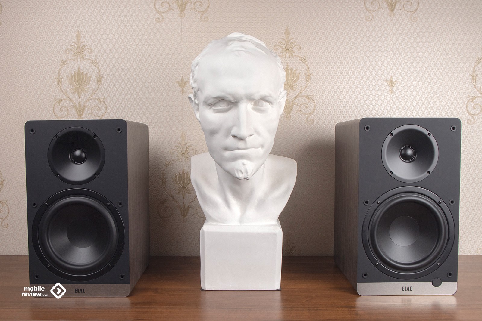 ELAC Debut ConneX DCB61: обзор активных колонок для тех, кому хочется больше | mobile-review.com