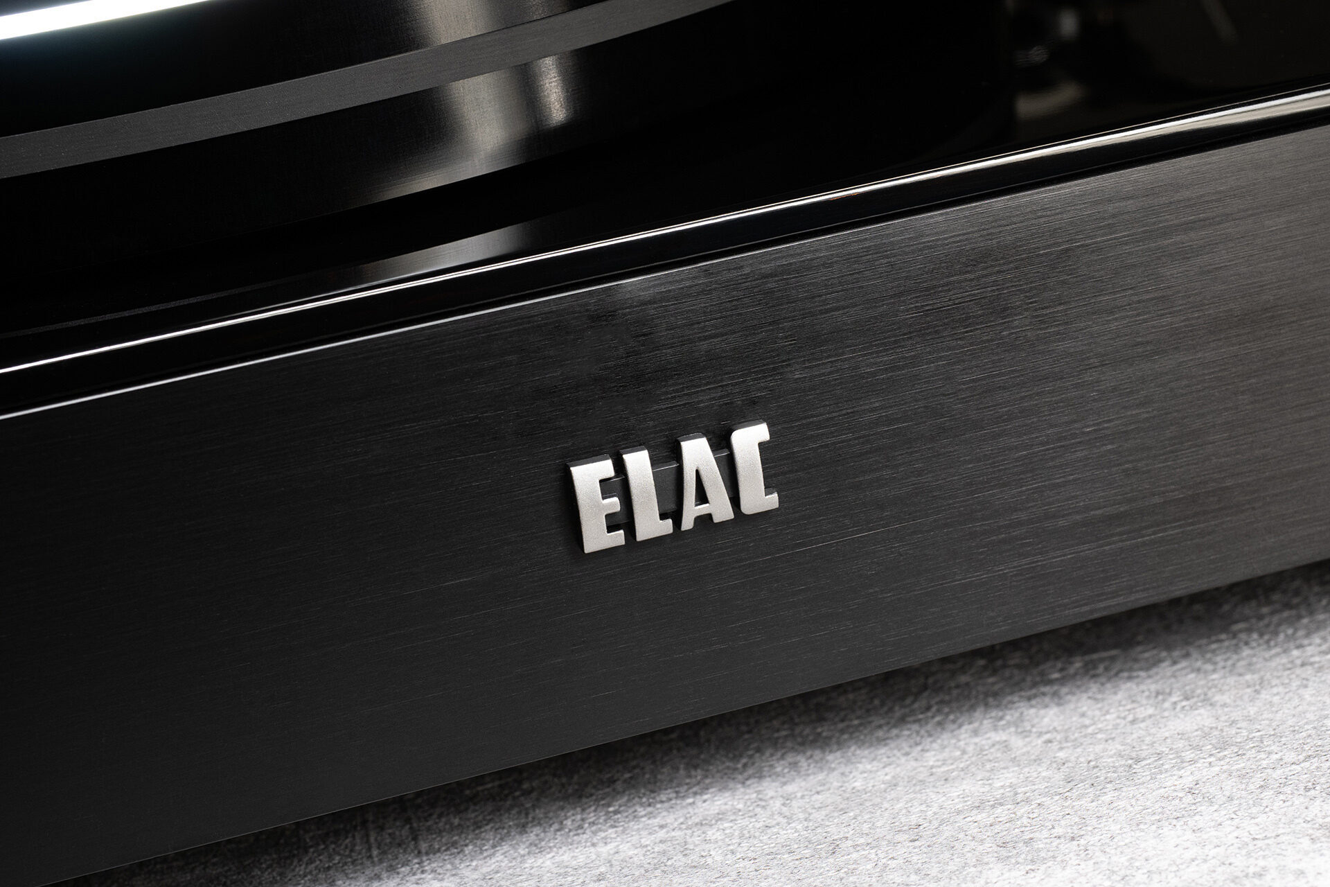Тест проигрывателя виниловых дисков ELAC Miracord 80: баланс аккуратности • Stereo.ru