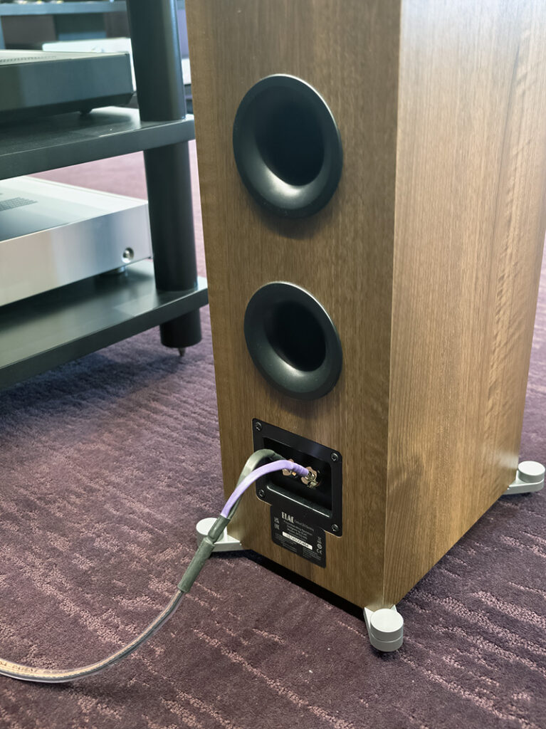 Elac Debut F5.3. Изящные малыши с большими возможностями | Обзор Soundex.ru