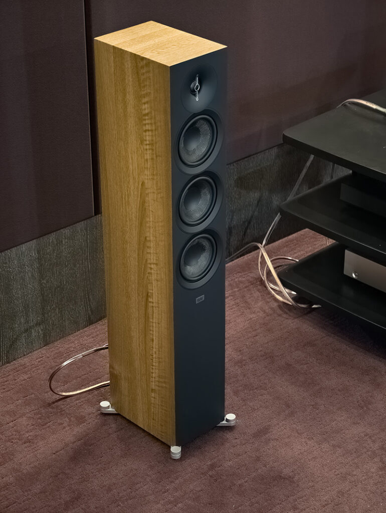 Elac Debut F5.3. Изящные малыши с большими возможностями | Обзор Soundex.ru