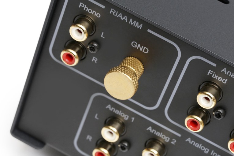 Интегральный усилитель Hegel H190v стоит своих денег! Обзор портала SoundStage Hi-Fi