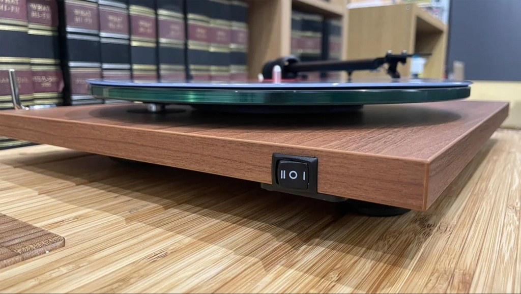 Проигрыватель винила Pro-Ject T1 EVO BT получил награду «5 звезд» в обзоре What Hi-Fi?