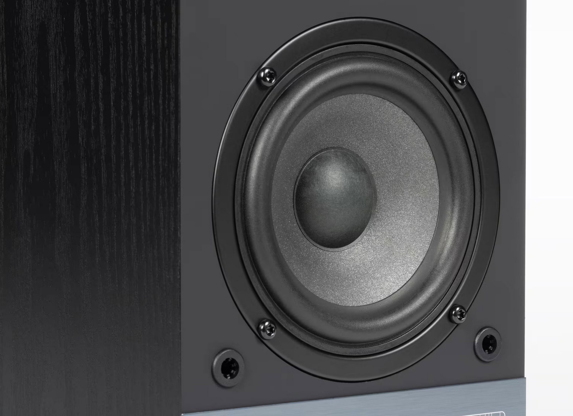 Обзор активной полочной акустики Radiotehnika S-10NA и сабвуфера Alfa 1.05 / ixbt.com