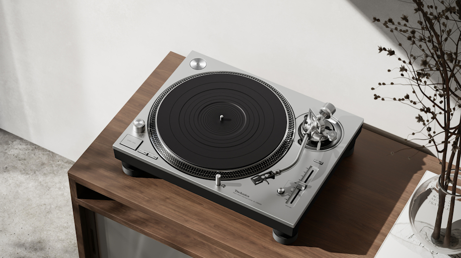 Technics SL-1200GR2 в интерьере