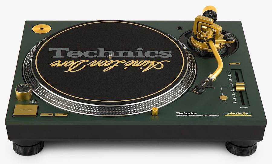 Вертушка Technics — на пике моды