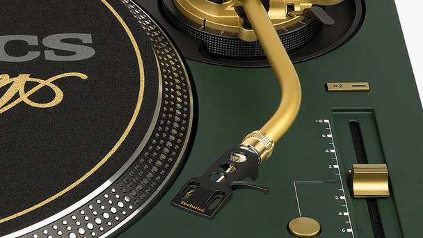 Вертушка Technics — на пике моды