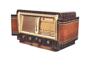 Les Doyens оживляет старое радио