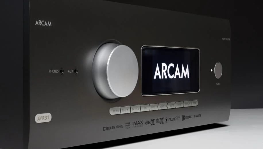 Три AV-усилителя и AV-процессор Arcam: 8K + Dirac Live