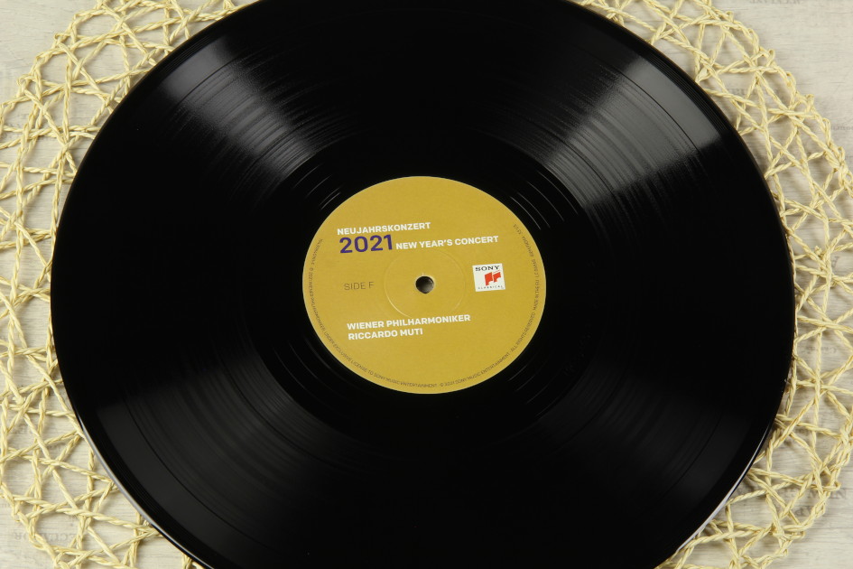 Виниловая пластинка RICCARDO MUTI & WIENER PHILHARMONIKER - NEUJAHRSKONZERT 2021 / NEW YEARS CONCERT 2021 (3 LP)