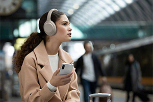 Наушники Sony WH-1000XM4: больше ИИ и функция Speak-to-chat