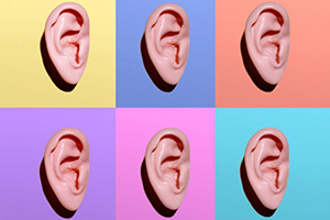 Некоторые люди слышат грохот, когда напрягают определенные мышцы уха