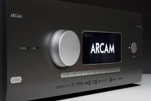 Три AV-усилителя и AV-процессор Arcam: 8K + Dirac Live