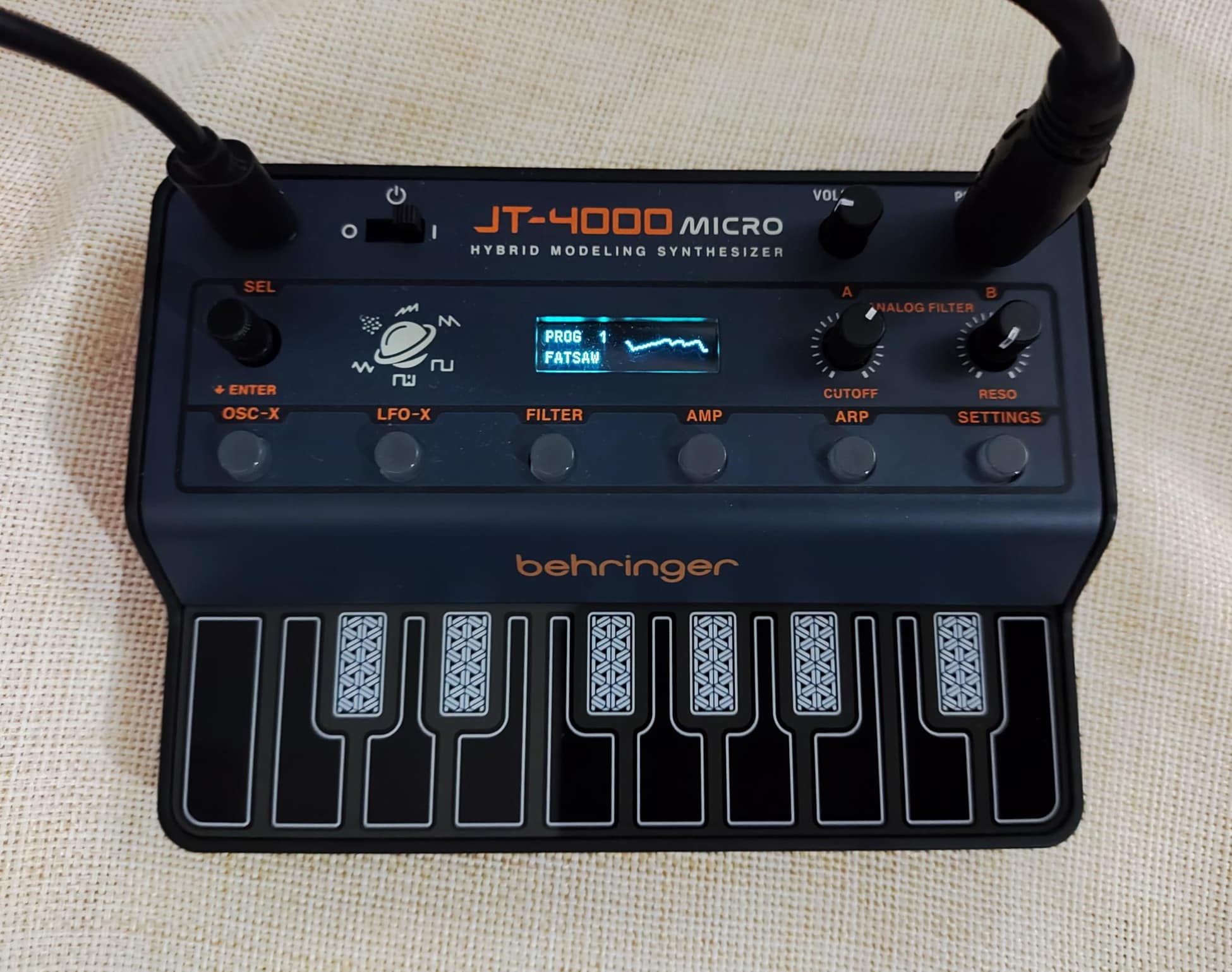 Behringer jt-4000