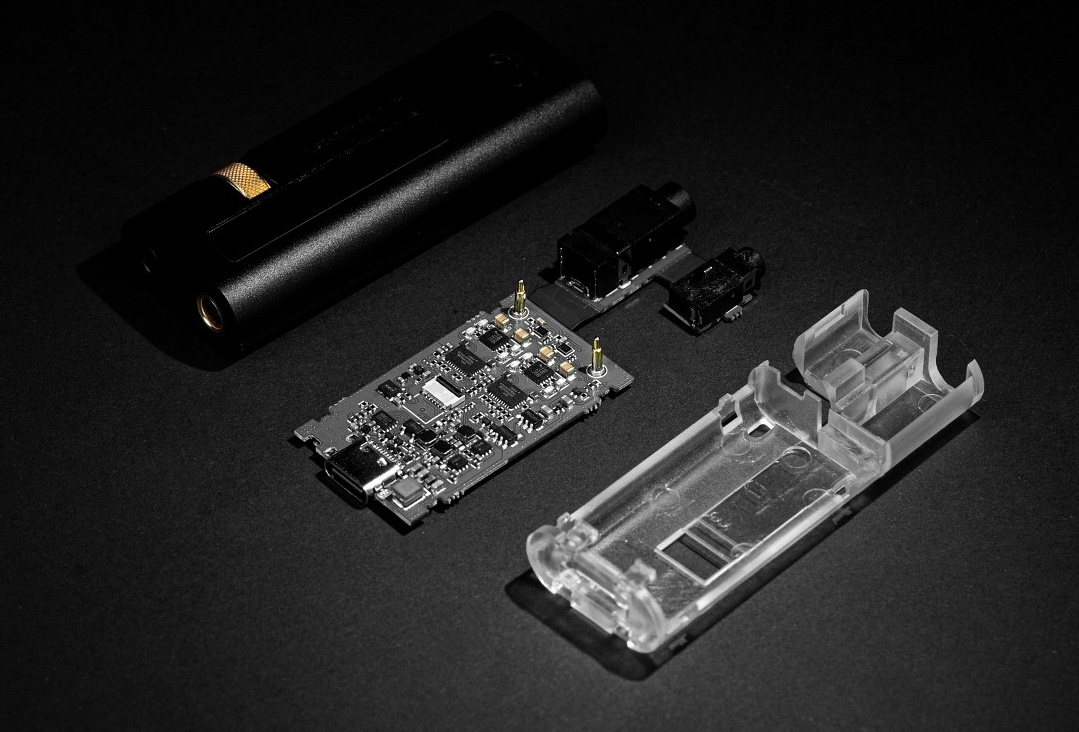 Портативный USB ЦАП-усилитель Shanling UA5