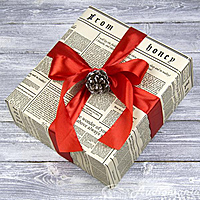 Новогодняя подарочная коробка с упаковочными материалами для небольших товаров (малая)
