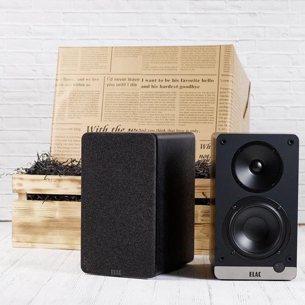 Активная полочная акустика ELAC Debut ConneX DCB41 Black Ash в подарочной упаковке и пластинкой ROCK LEGENDS. LIVE в подарок