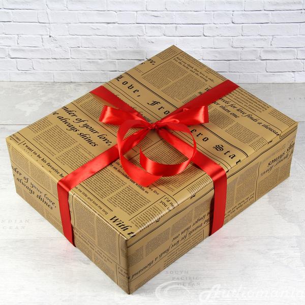 Подарочная упаковка большой коробки  ГАЗЕТА  с красным бантом от Audiomania