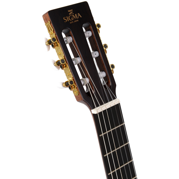Классическая гитара со звукоснимателем Sigma Guitars от Audiomania